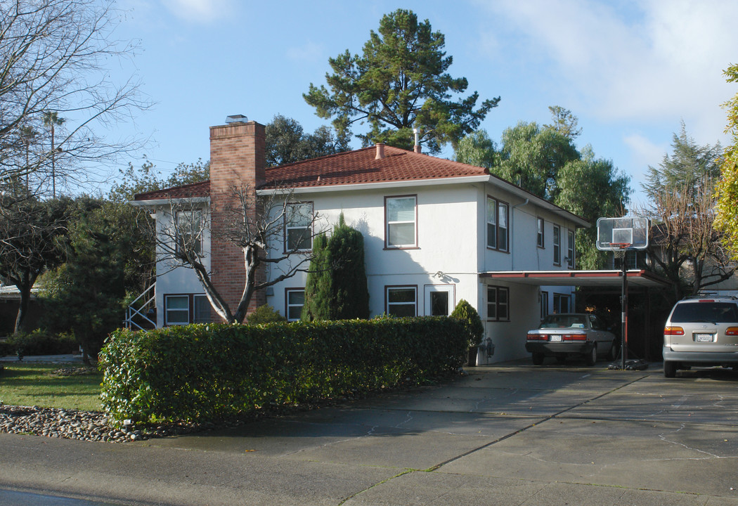 723 E Charleston Rd in Palo Alto, CA - Foto de edificio