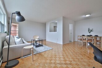 Wellington Suites in Port Hope, ON - Building Photo - Building Photo