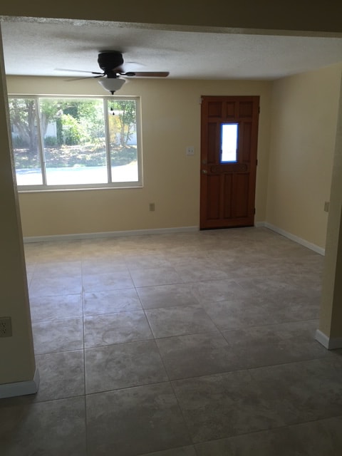 4549 Kennedy Dr in New Port Richey, FL - Building Photo - Building Photo