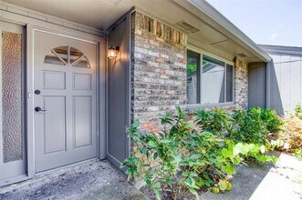 9616 Highland View Dr in Dallas, TX - Building Photo - Building Photo
