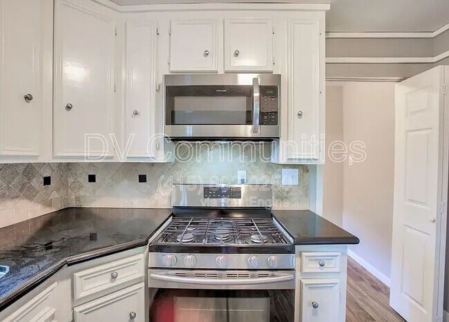 810 Charles Rd in Houston, TX - Building Photo - Building Photo