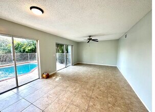 2698 Linkside Dr in Wellington, FL - Building Photo - Building Photo