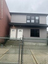 46 Laurel Ave in Staten Island, NY - Building Photo