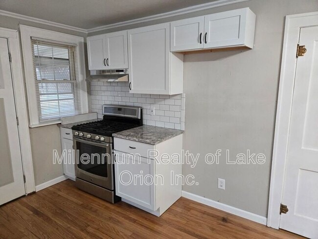 30 E Beverly Ave in Pontiac, MI - Building Photo - Building Photo