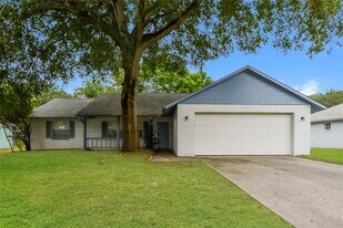 1604 Blackberry Ct in Eustis, FL - Building Photo
