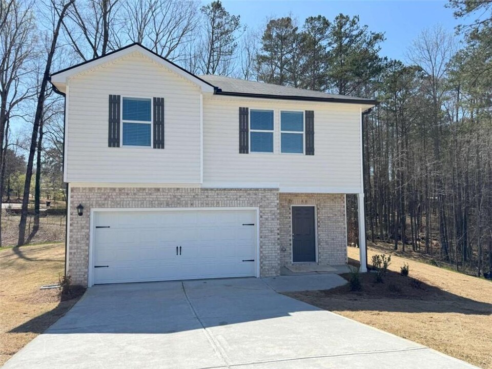 111 Woodside Ct in Temple, GA - Building Photo