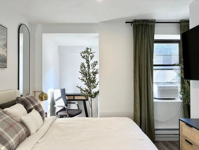 Furnished room/NOT APARTMENT in Brooklyn, NY - Foto de edificio - Building Photo