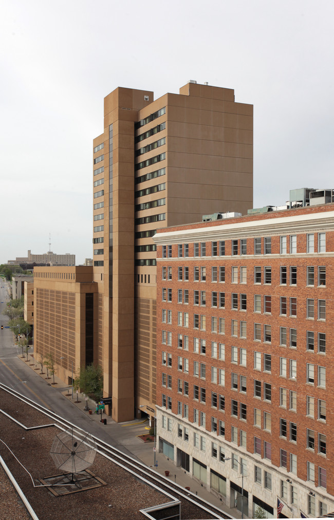 Ligutti Tower in Des Moines, IA - Foto de edificio - Building Photo