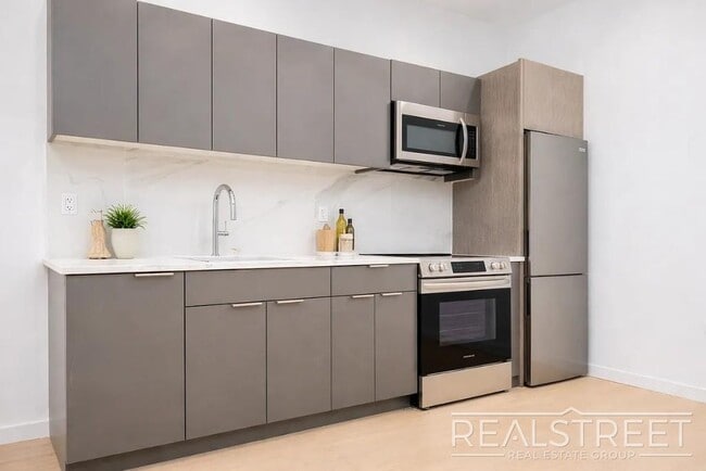 1499 Bedford Ave in Brooklyn, NY - Foto de edificio - Building Photo