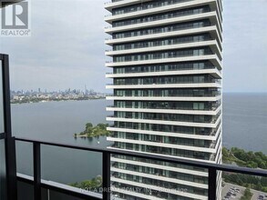 30 Shore Breeze Dr in Toronto, ON - Building Photo - Building Photo