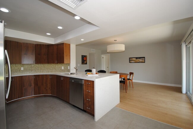 3703 E Montecito Ave, Unit Haver Condo For Rent in Phoenix, AZ - Foto de edificio - Building Photo