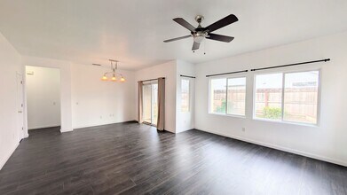 9533 Clear Springs Cir in Elk Grove, CA - Building Photo - Building Photo