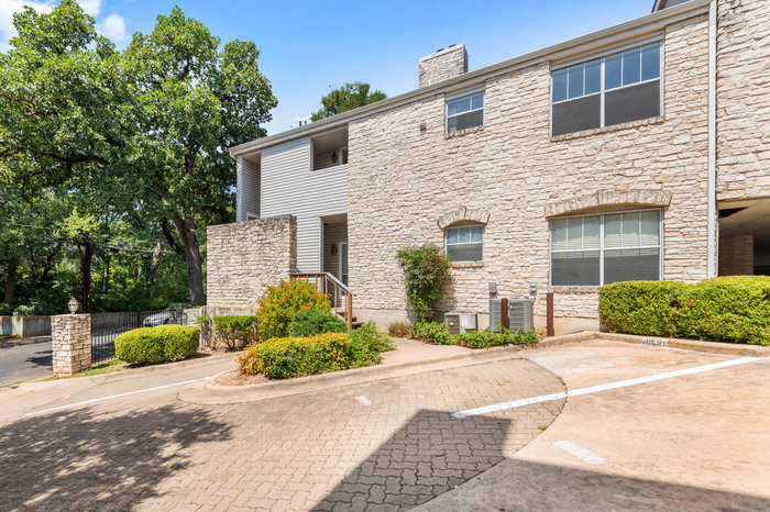 2520 Quarry Rd-Unit -APT 205 in Austin, TX - Foto de edificio