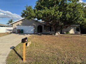 4413 SE 14th Ave in Cape Coral, FL - Building Photo