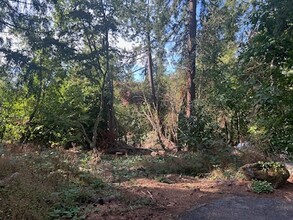 9725 NW Leahy Rd, Unit Lower in Portland, OR - Building Photo - Building Photo