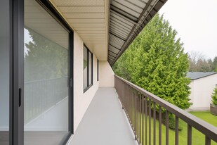 Blue Ridge in Abbotsford, BC - Building Photo