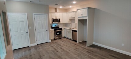 191 N Common St, Unit #308 in Lynn, MA - Building Photo - Building Photo