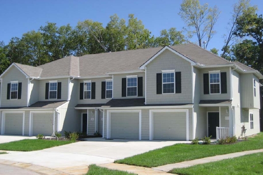 Tiffany Hills Townhomes in Kansas City, MO - Building Photo