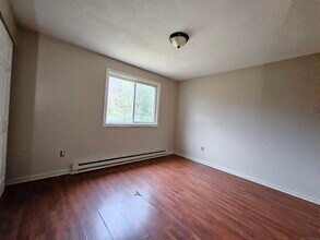 108 Grilleytown Rd, Unit 2 in Waterbury, CT - Building Photo - Building Photo