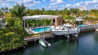 12911 Oleander Rd in North Miami, FL - Building Photo