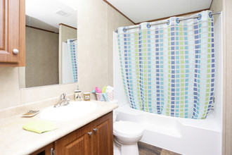 Kentwood Mobile Home Community in Grand Rapids, MI - Building Photo - Interior Photo