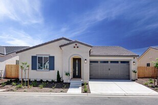 1174 Significant Wy W in Madera, CA - Building Photo