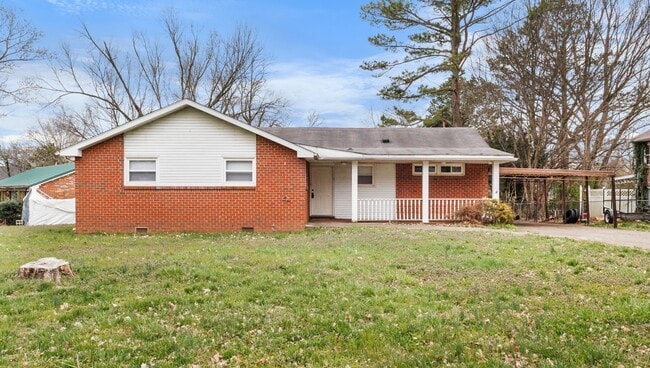 310 Sheriff Dr in Clarksville, TN - Foto de edificio - Building Photo