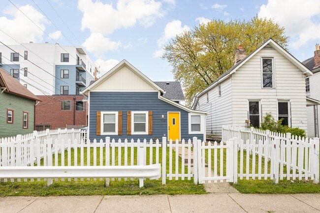 property at 1121 Laurel St