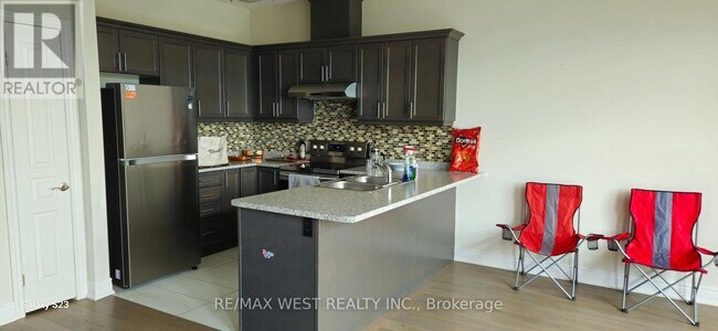 24 Manhattan Ct. in St Catharines, ON - Building Photo - Building Photo