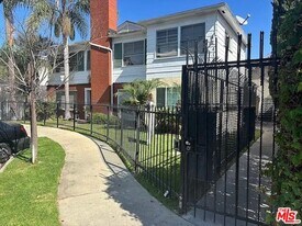 4131 Palmwood Dr in Los Angeles, CA - Building Photo