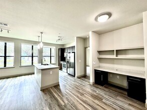 3788 Richmond Ave. in Houston, TX - Building Photo - Building Photo