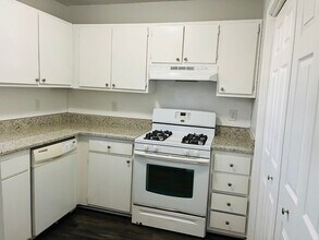 5612 Windwood Rd in Atlanta, GA - Building Photo - Building Photo