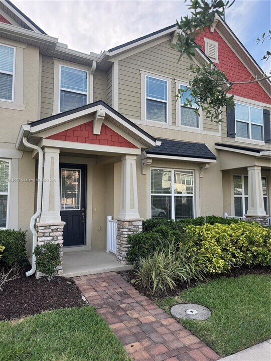 2713 Giardino Loop in Kissimmee, FL - Building Photo
