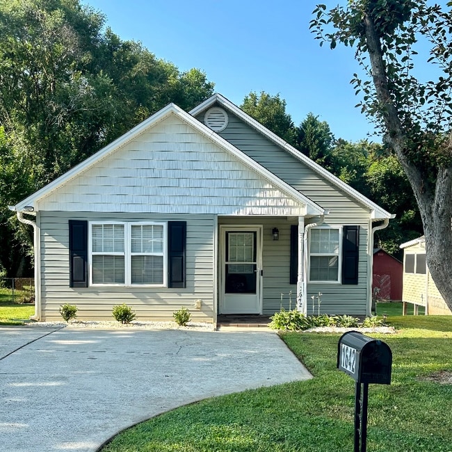 property at 1642 Thompson Dr