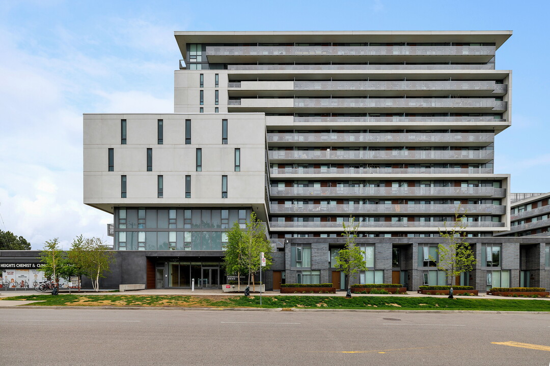 160 Flemington Rd in Toronto, ON - Building Photo