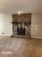 4430 Lost Mountain Dr in Powder Springs, GA - Foto de edificio - Building Photo