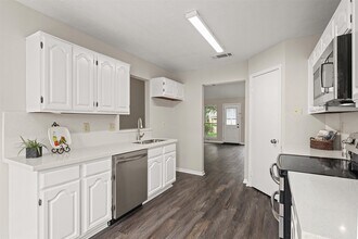714 Regency Ct in Friendswood, TX - Building Photo - Building Photo