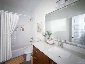 16 N Onyx Ave in Edinburg, TX - Building Photo - Building Photo