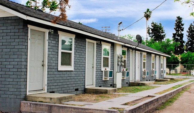 1204 West Dr in Bakersfield, CA - Building Photo - Building Photo