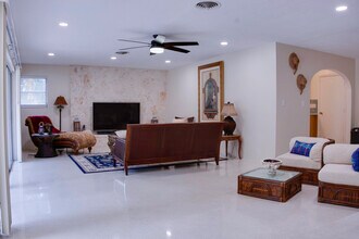 550 NE 16th St in Boca Raton, FL - Building Photo - Building Photo