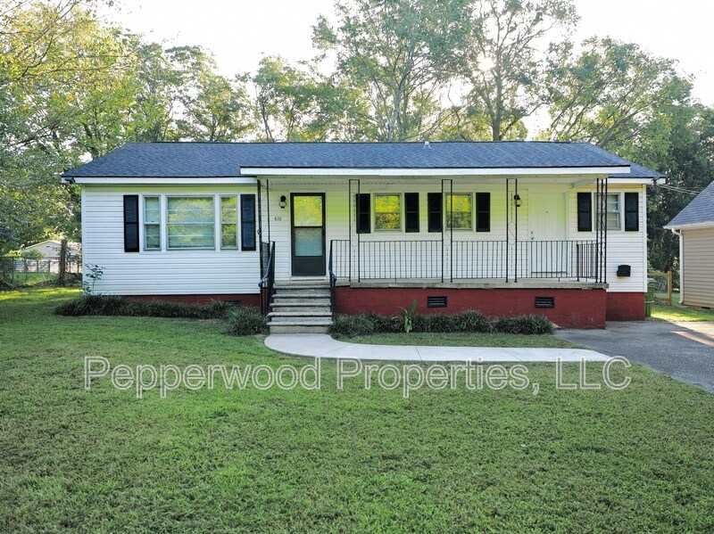 410 Peachtree Ln in Spartanburg, SC - Building Photo