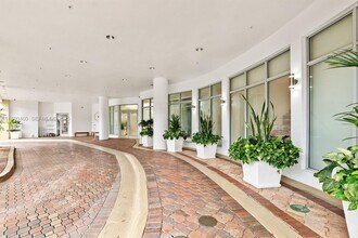 1830 Radius Dr in Hollywood, FL - Foto de edificio - Building Photo