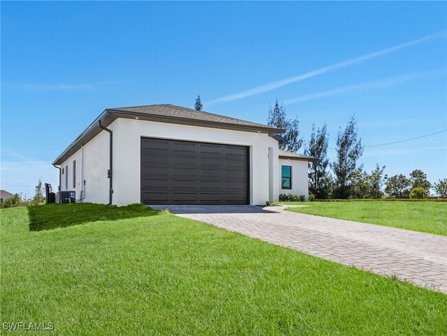 2109 NW 17th Pl in Cape Coral, FL - Building Photo - Building Photo