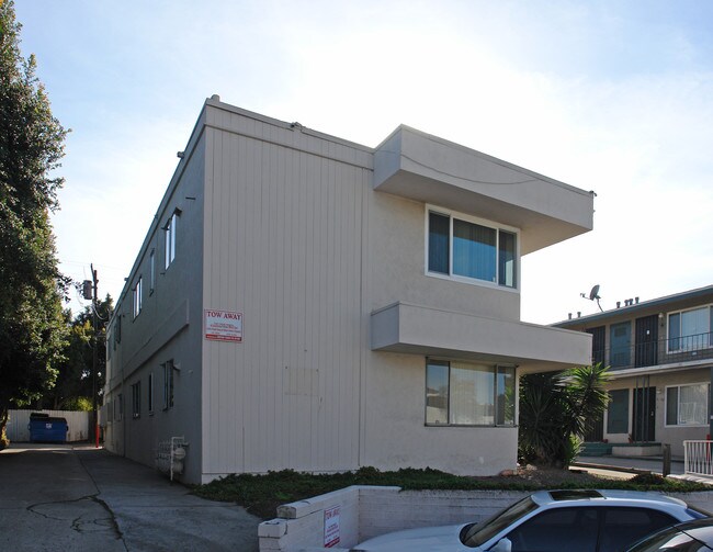 6153 Montezuma Rd in San Diego, CA - Building Photo - Building Photo