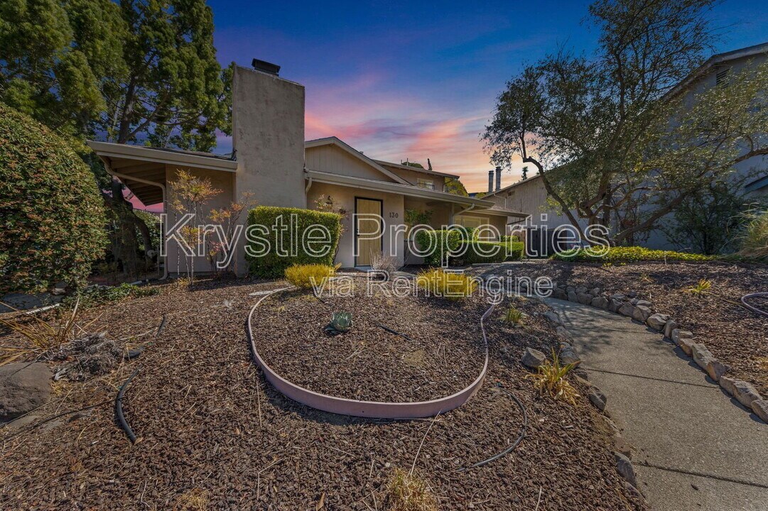 130 Yorkshire Ct in Vallejo, CA - Building Photo