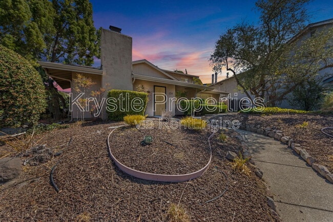 property at 130 Yorkshire Ct