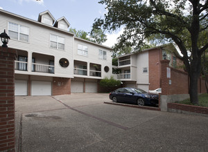 3200 Duval St in Austin, TX - Foto de edificio - Building Photo