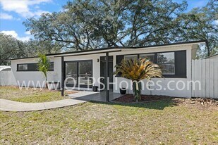 121 Park Ave in Niceville, FL - Building Photo
