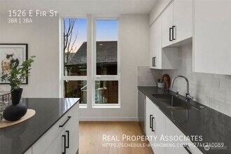 1526 E Fir St in Seattle, WA - Building Photo - Building Photo