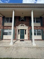 1920 E Edgewood Dr in Lakeland, FL - Building Photo